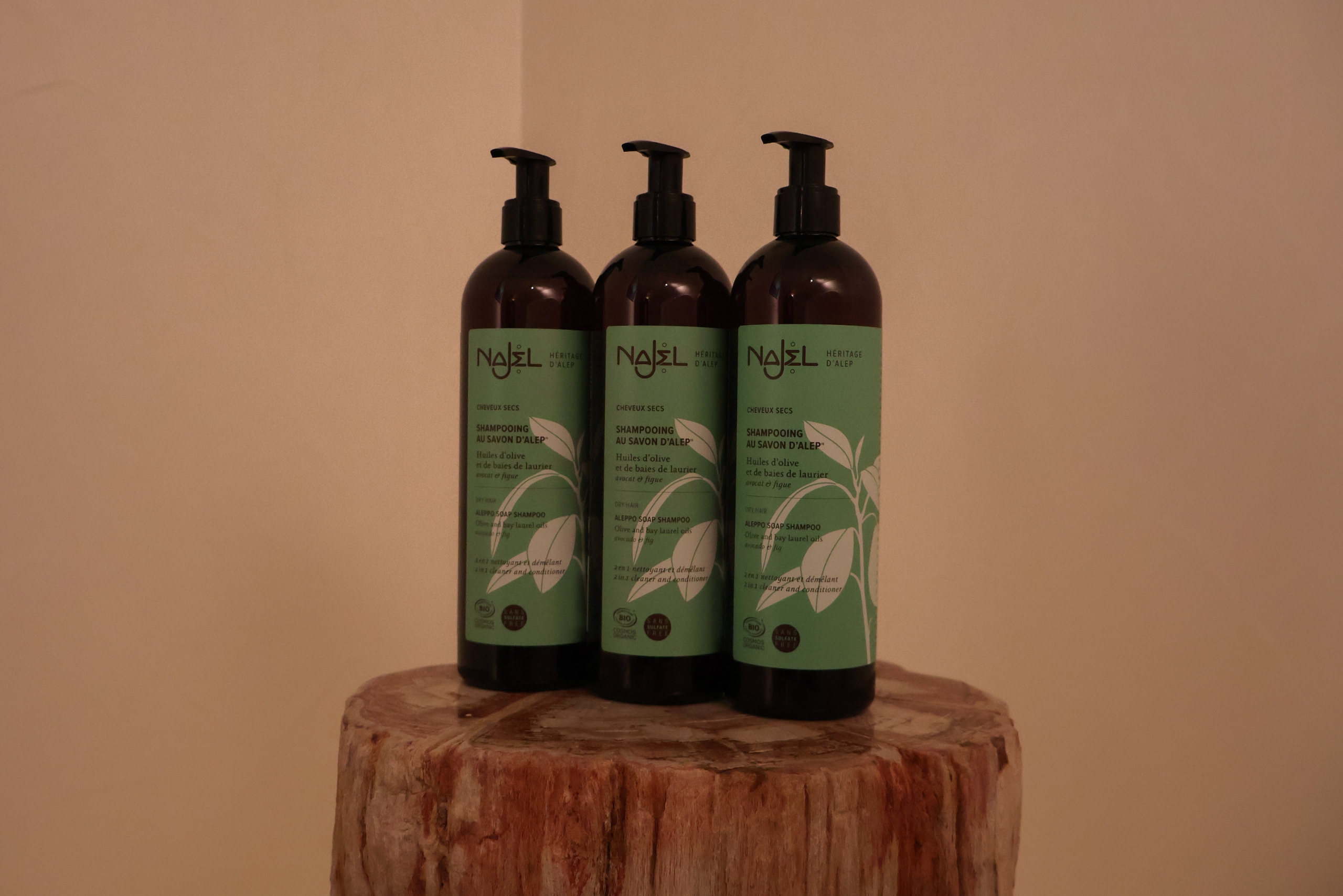  Najel natuurlijke verzorgingsproducten beschikbaar bij Koan Float Amsterdam